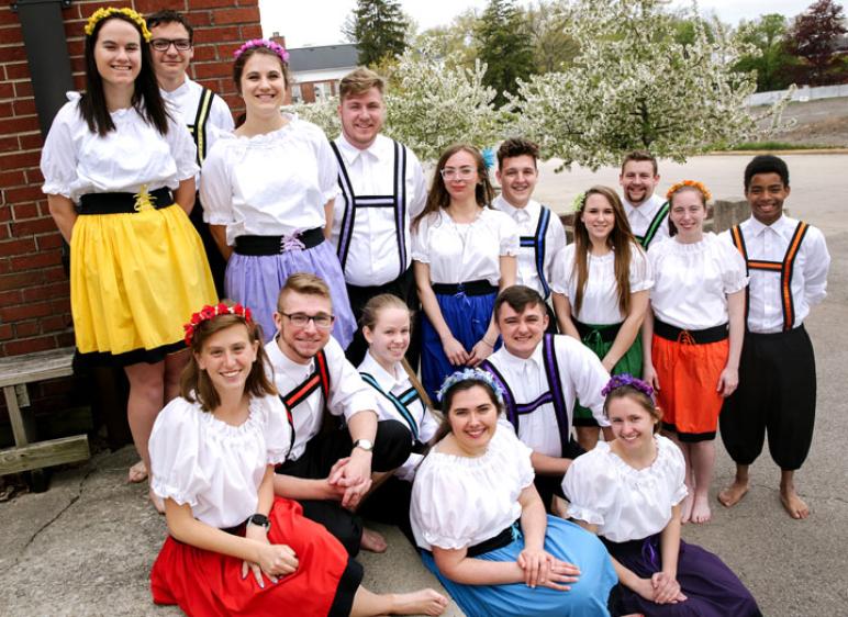 May pole dancers