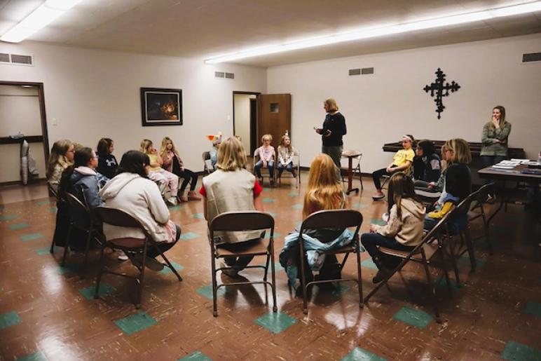 Bluffton scouts prepare for door to door cookie sales / PHOTO Ellie Bergstrand