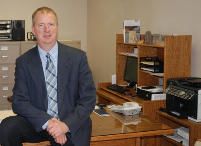 Averesch relocates office to 147 N. Main St.