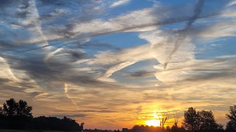 Jodie Brauen skies over Bluffton 1