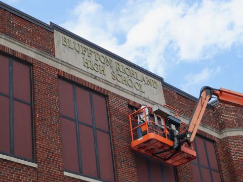 Lifts used for tuck pointing and window touch up