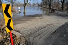 Notice the high flood marks on Spring Street near the Buckeye.